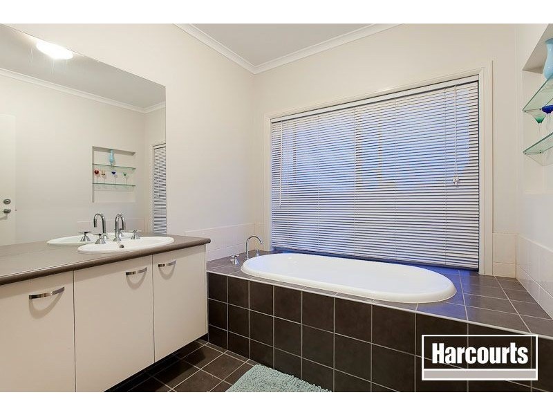 3 McAuley Avenue, Pakenham VIC 3810