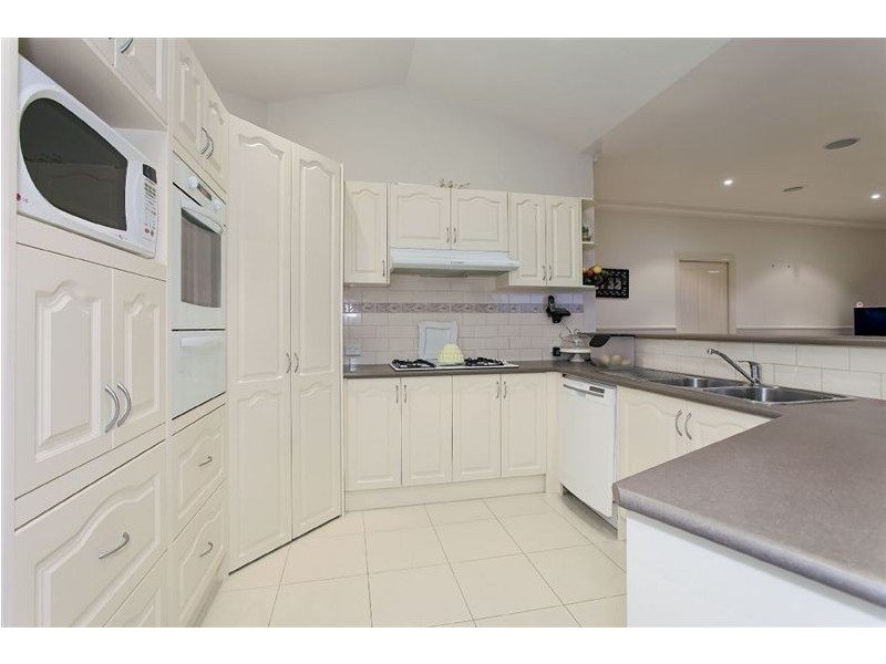 24 Henry Lawson Drive, Pakenham VIC 3810