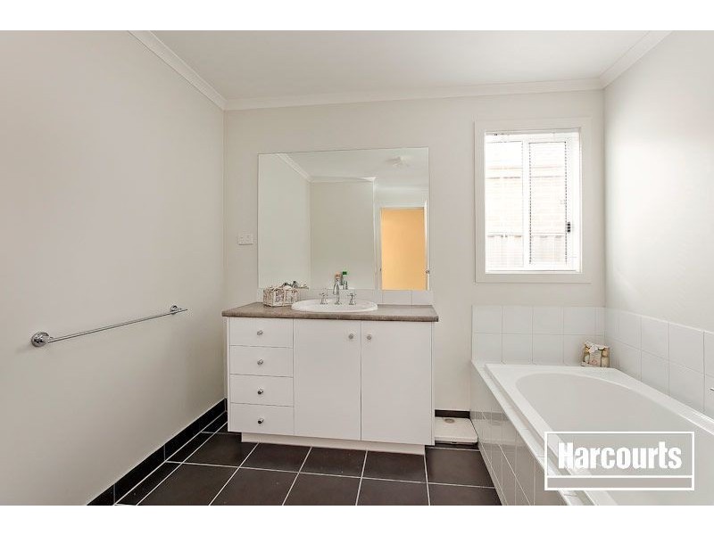 6 Burdekin Lane, Pakenham VIC 3810