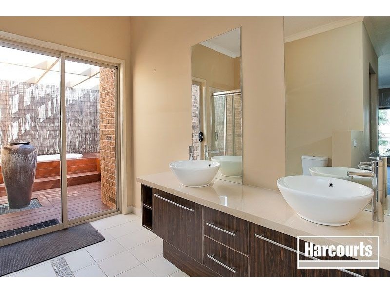 11 Botanic Drive, Pakenham VIC 3810