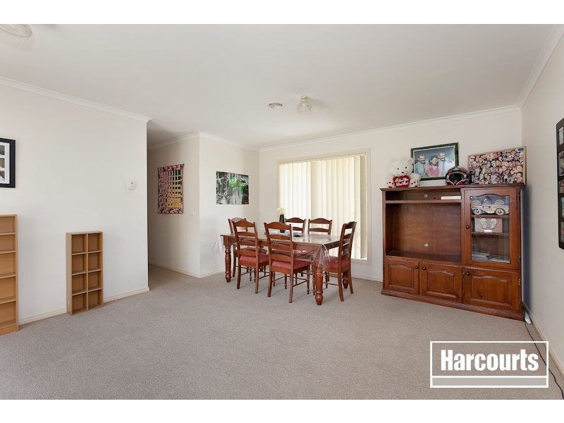 13 Oaklands Way, Pakenham VIC 3810