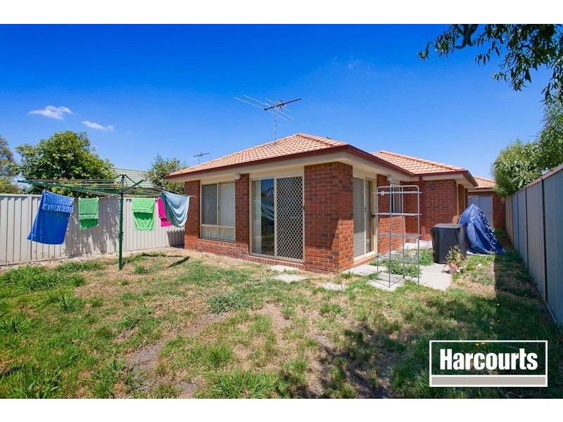 13 Oaklands Way, Pakenham VIC 3810