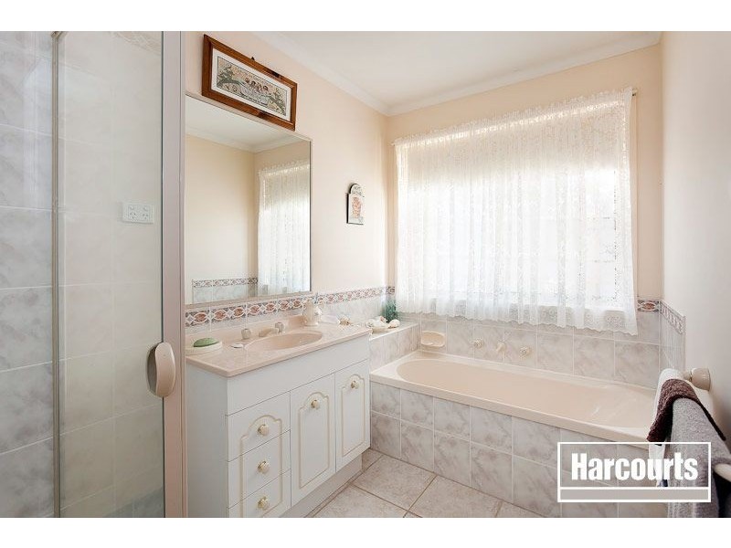 2 Conrad Court, Pakenham VIC 3810