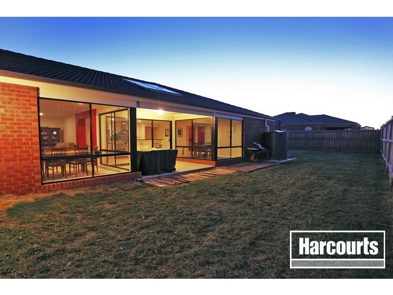 20 Greendale Boulevard, Pakenham VIC 3810
