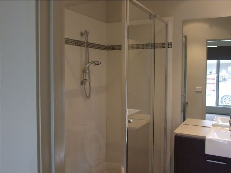 5 Edgeware Close, Pakenham VIC 3810