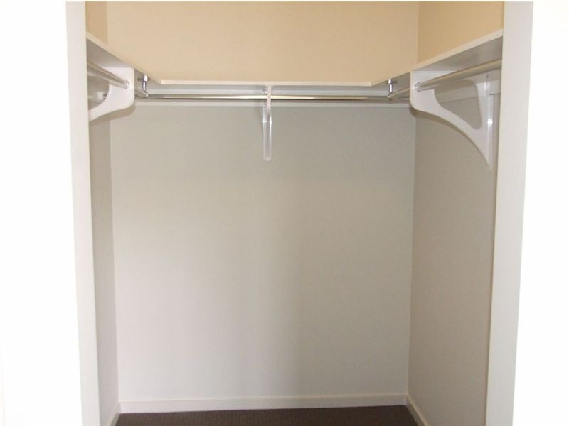 5 Edgeware Close, Pakenham VIC 3810