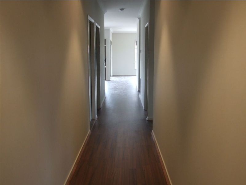 5 Edgeware Close, Pakenham VIC 3810