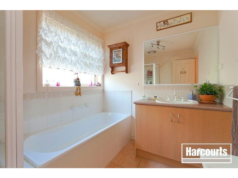 44 Pommel Street, Pakenham VIC 3810