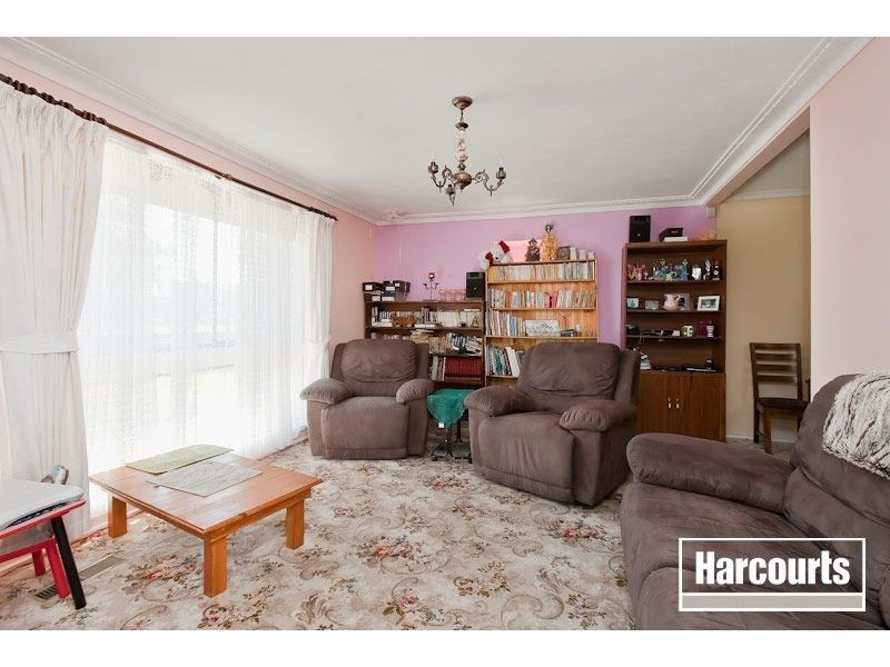 33 Henty Street, Pakenham VIC 3810