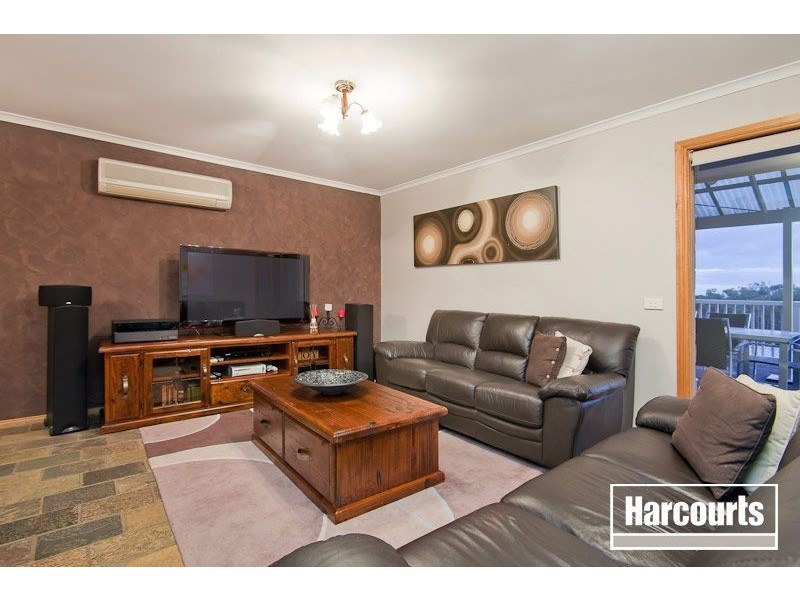 19 Breyleigh Drive, Pakenham VIC 3810