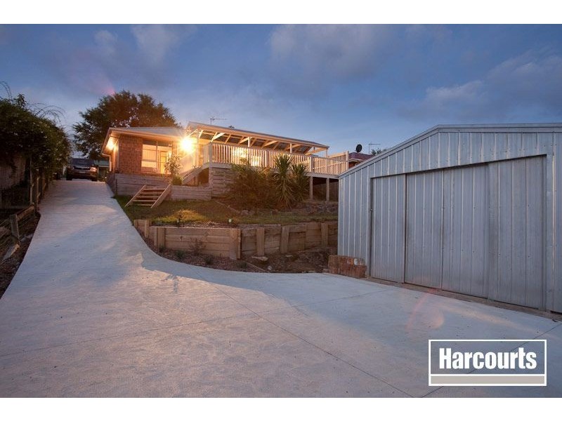 19 Breyleigh Drive, Pakenham VIC 3810