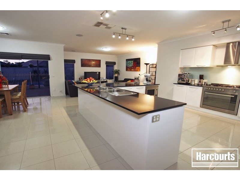 16 Clearwater Drive, Pakenham VIC 3810