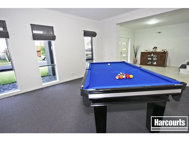 16 Clearwater Drive, Pakenham VIC 3810