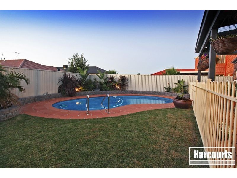 16 Clearwater Drive, Pakenham VIC 3810