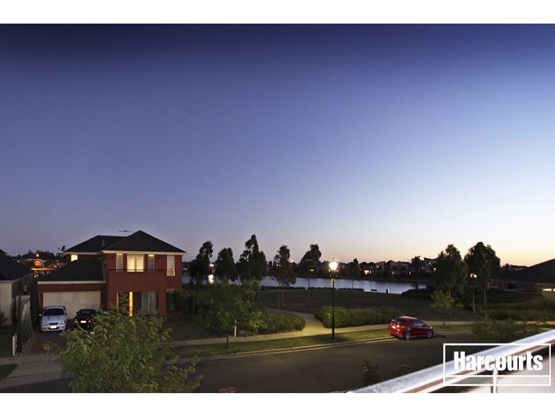 16 Clearwater Drive, Pakenham VIC 3810