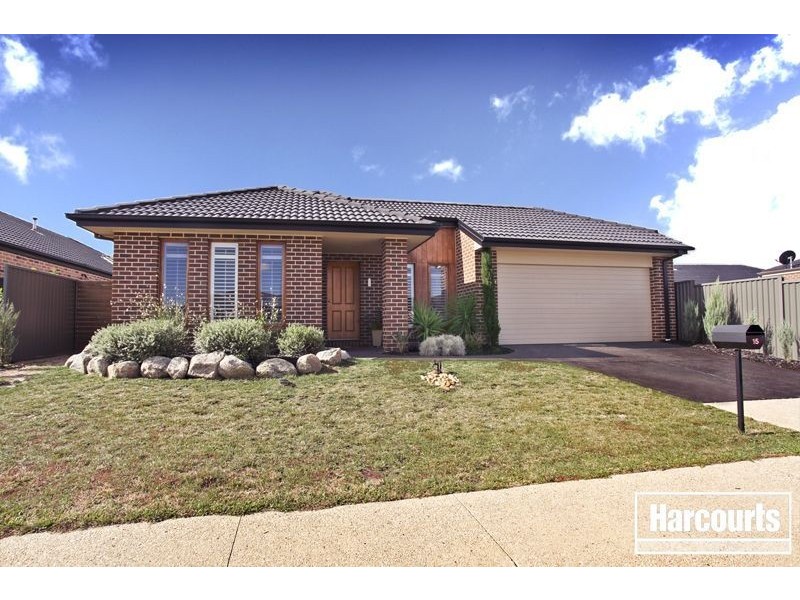 15 Shearwater Drive, Pakenham VIC 3810