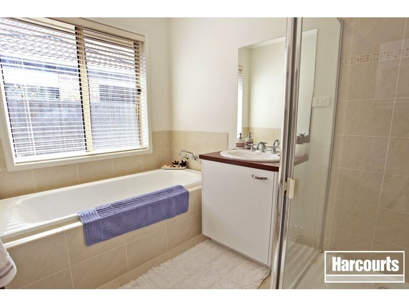 15 Shearwater Drive, Pakenham VIC 3810