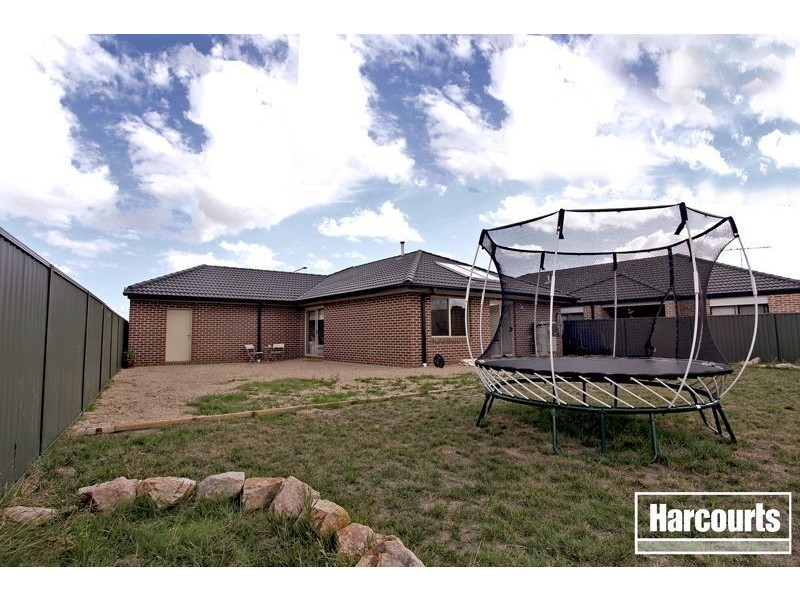 15 Shearwater Drive, Pakenham VIC 3810