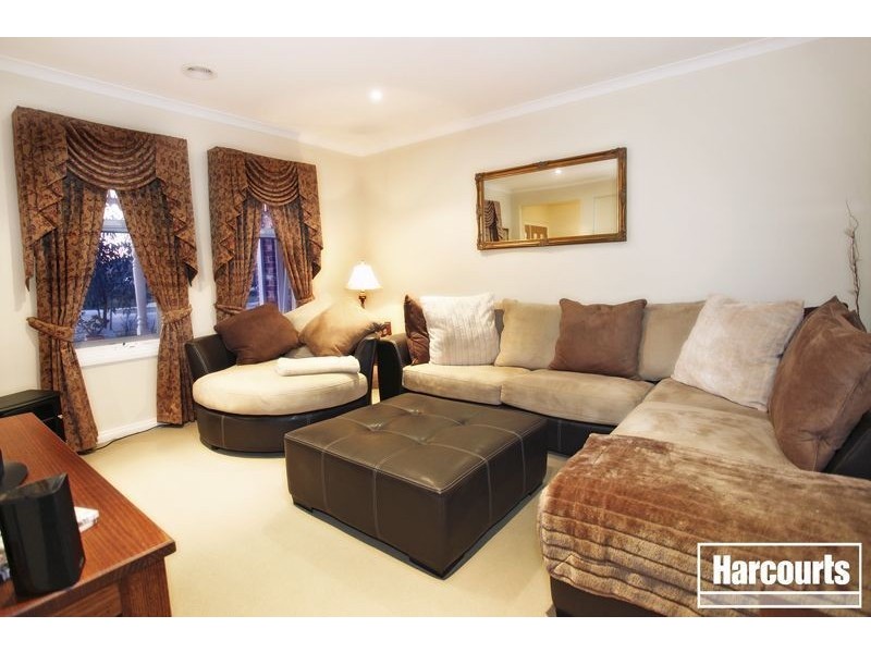 84 Livingstone Boulevard, Pakenham VIC 3810