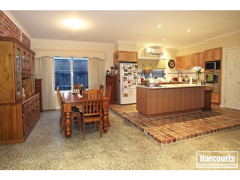 84 Livingstone Boulevard, Pakenham VIC 3810