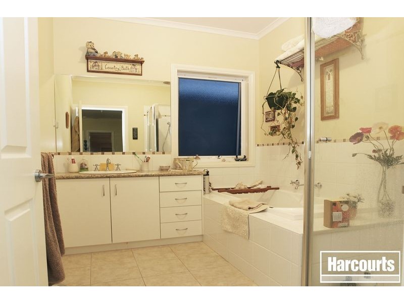 84 Livingstone Boulevard, Pakenham VIC 3810