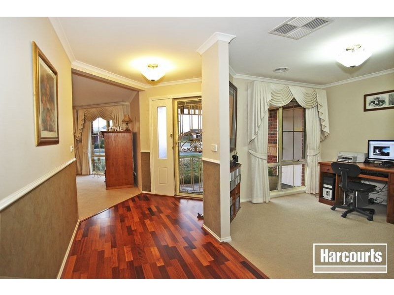 12 Henry Lawson Drive, Pakenham VIC 3810