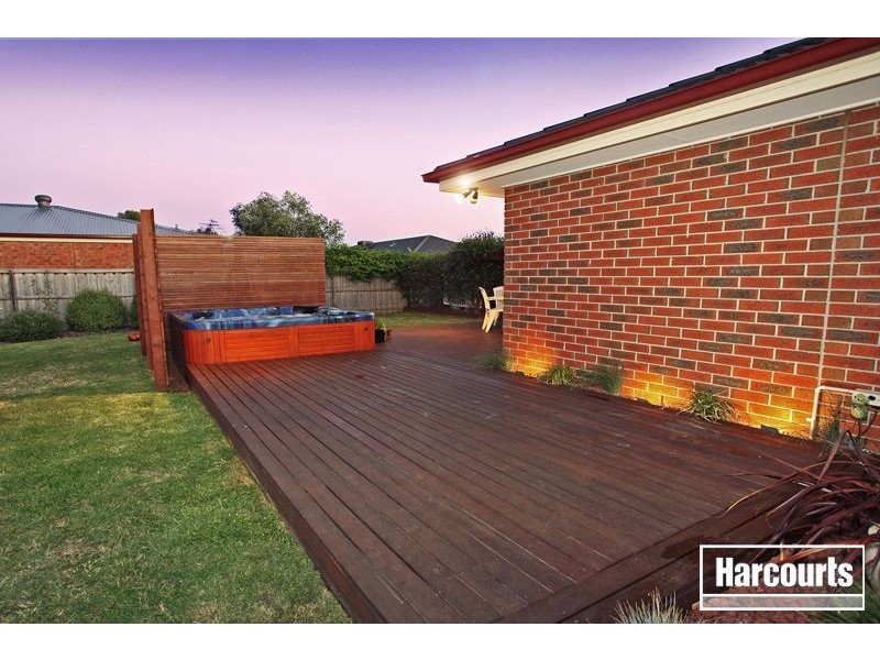 12 Henry Lawson Drive, Pakenham VIC 3810