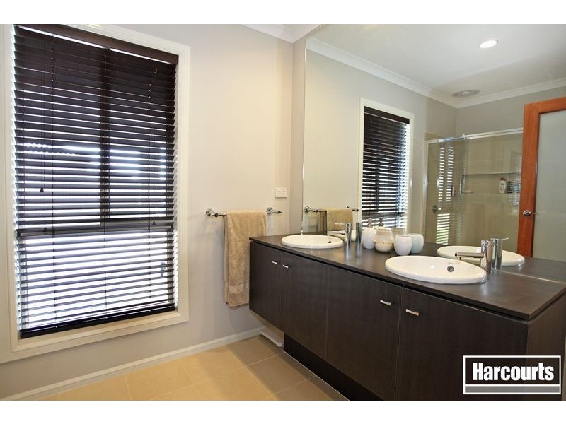 25 Gallery Way, Pakenham VIC 3810