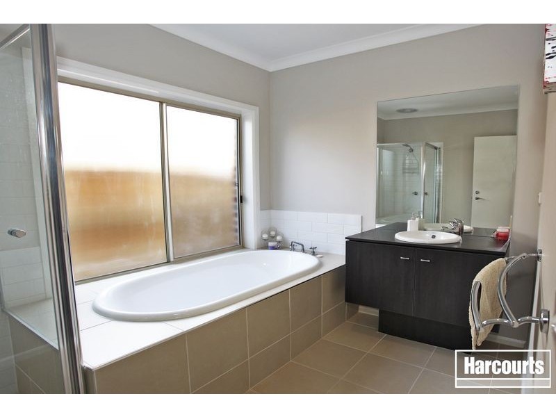 25 Gallery Way, Pakenham VIC 3810