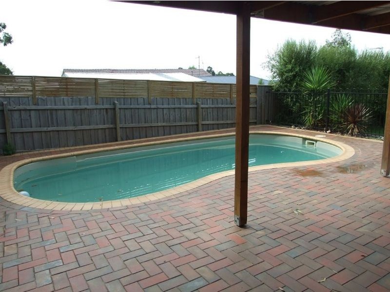 24 Donday Court, Pakenham VIC 3810