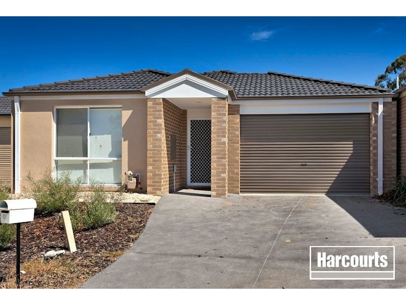 10 Versace Court, Pakenham VIC 3810