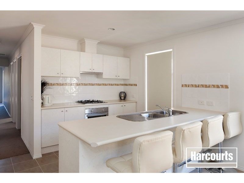 10 Versace Court, Pakenham VIC 3810