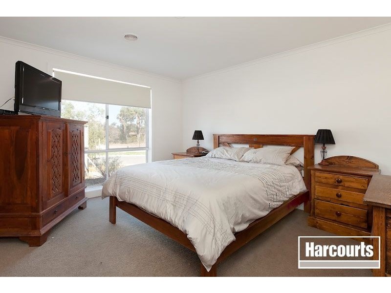 10 Versace Court, Pakenham VIC 3810