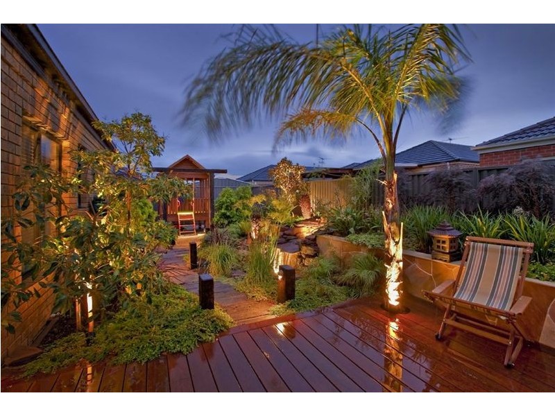 13 Joseph Banks Drive, Pakenham VIC 3810