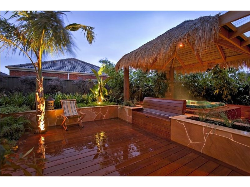 13 Joseph Banks Drive, Pakenham VIC 3810