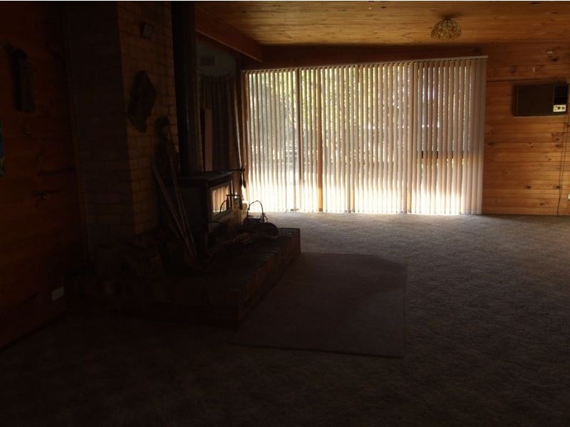 210 Officer Road, Officer VIC 3809