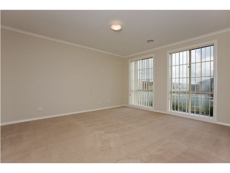 18 Redfern Way, Pakenham VIC 3810