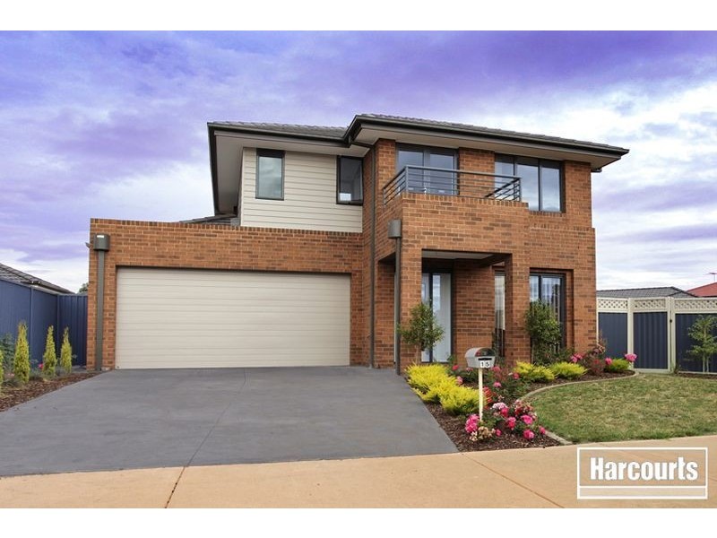 15 The Parkway, Pakenham VIC 3810