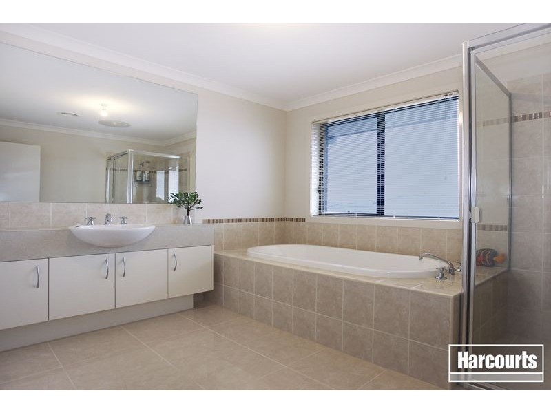 15 The Parkway, Pakenham VIC 3810