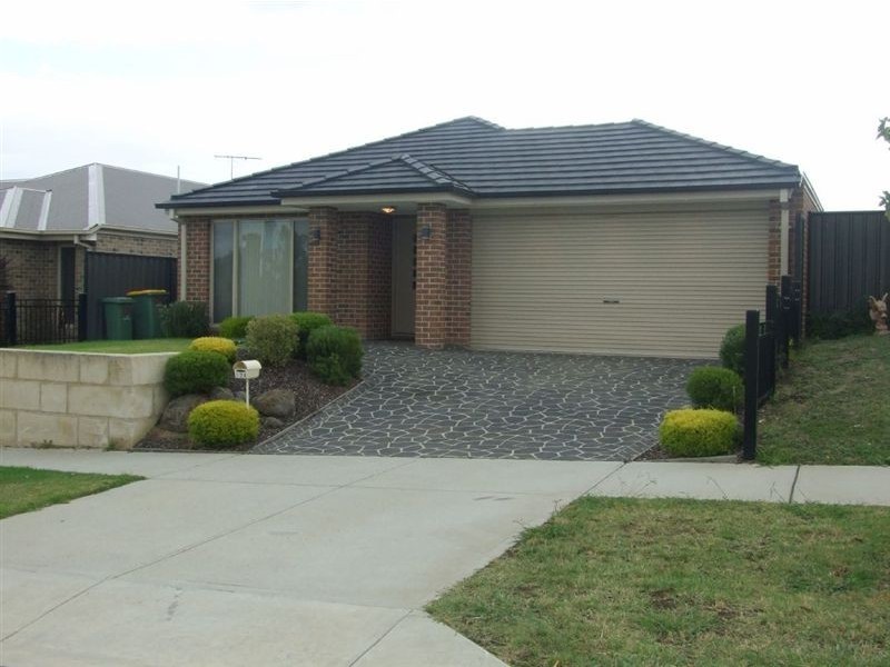 124 Windermere Boulevard, Pakenham VIC 3810