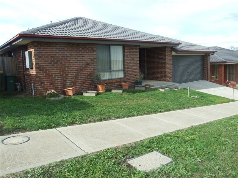 4 Ivory Court, Pakenham VIC 3810