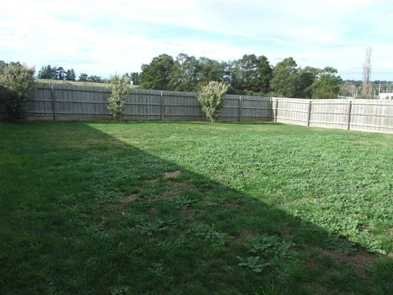 4 Ivory Court, Pakenham VIC 3810