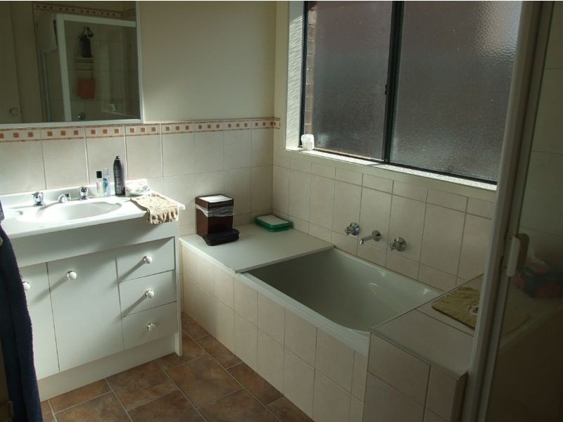 4 Ivory Court, Pakenham VIC 3810