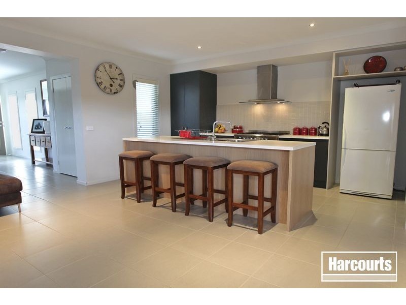 16 Ibis Close, Pakenham VIC 3810