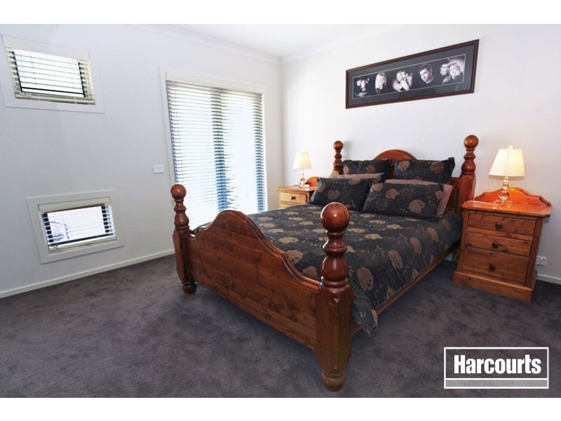 16 Ibis Close, Pakenham VIC 3810