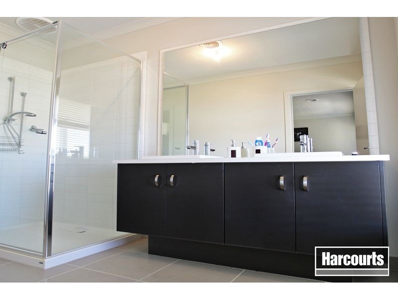 16 Ibis Close, Pakenham VIC 3810