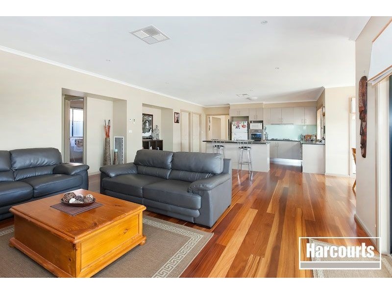 12 Ironbark Circuit, Pakenham VIC 3810
