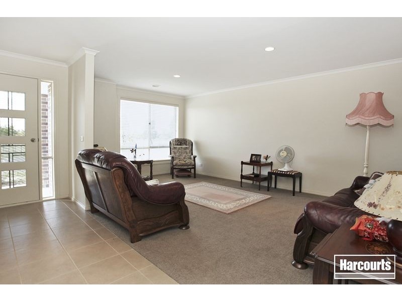 14 Sandalwood Drive, Pakenham VIC 3810