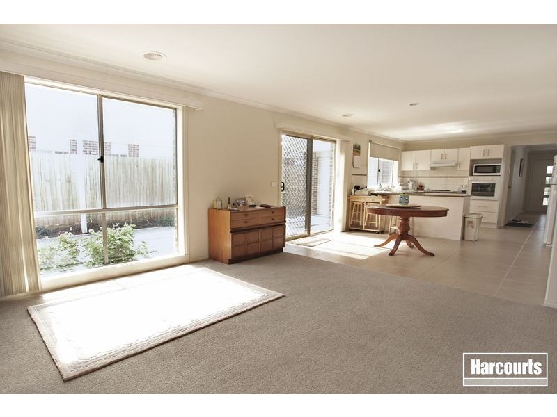 14 Sandalwood Drive, Pakenham VIC 3810