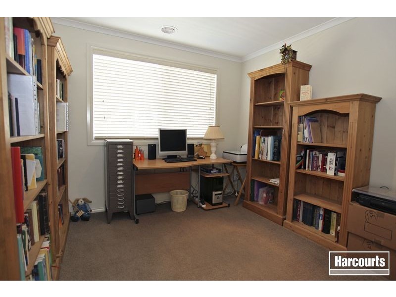 14 Sandalwood Drive, Pakenham VIC 3810